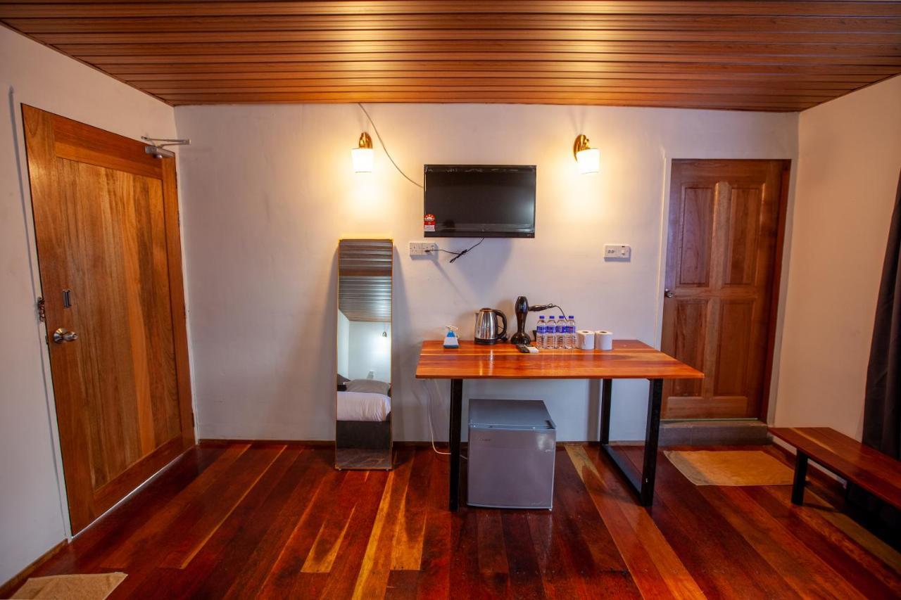 Joe Fisherman Inn Kampung Teluk Nipah Exterior photo
