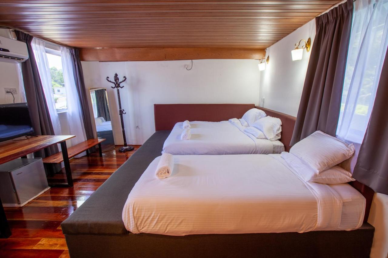 Joe Fisherman Inn Kampung Teluk Nipah Exterior photo