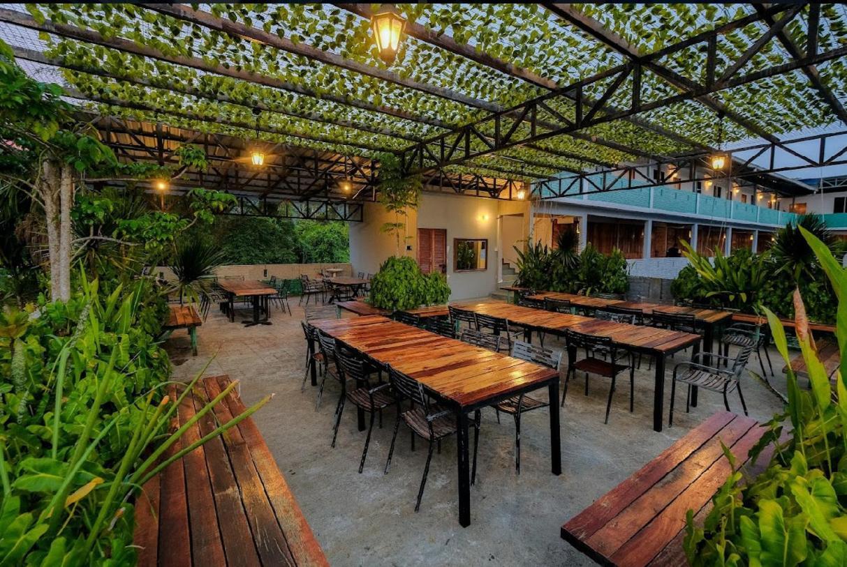 Joe Fisherman Inn Kampung Teluk Nipah Exterior photo